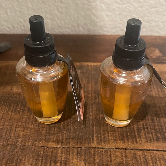 White Barn Wallflowers Refill - Black and Orange - Picture 2 of 2